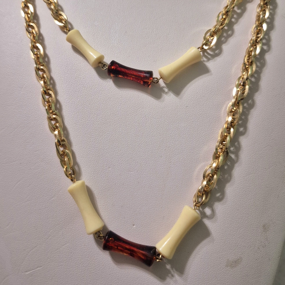 Elegant Gold and Cream Necklace